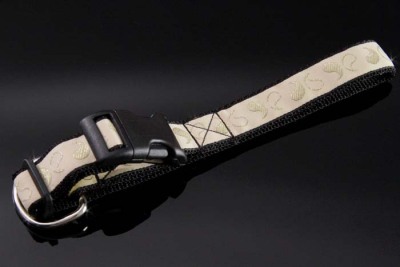 Hundehalsband - Goldfäden - YingYang - Zugentlastung - 25 mm Hundehalsband - Goldfäden - YingYang - Zugentlastung - 25 mm