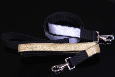Cityleine  -  giltzernen Goldfäden  -  Handschlaufe  -  25 mm  -  120 cm lang 