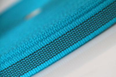 Anti-Rutsch - 50 mtr. Rolle - 20 mm breit - cyan - beidseitige Gummierung - Hundesport und Pferdesport Anti-Rutsch - 50 mtr. Rolle - 20 mm breit - cyan - beidseitige Gummierung - Hundesport und Pferdesport