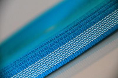 Anti-Rutsch - 50 mtr. Rolle - 20 mm breit - cyan - weiße Gummierung - Hundesport und Pferdesport Anti-Rutsch - 50 mtr. Rolle - 20 mm breit - cyan - weiße Gummierung - Hundesport und Pferdesport