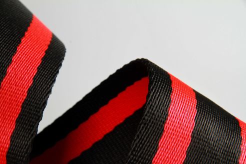 Dicke Gurtware aus PP | 85 mm Breite | 25 m Rollenware | Hochfest und SEHR Robust | Schwarz mit roten Streifen