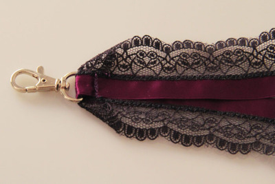 Umhängeband mit Wäschespitze | Lanyards | Satin | aubergine-marine