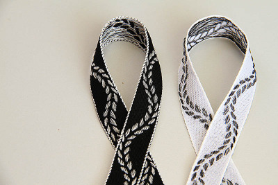 Trauer- Lotband schwarz mit weißer Ranke