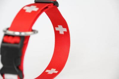 Hundehalsband SWISS | M | Schweizer Kreuz | Zugentlastung | 30 mm Breite | 30 cm bis 45 cm Umfang