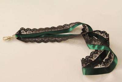 Umhängeband mit Spitze | Lanyards | Satin | tannengrün-schwarz Umhängeband mit Spitze | Lanyards | Satin | tannengrün-schwarz