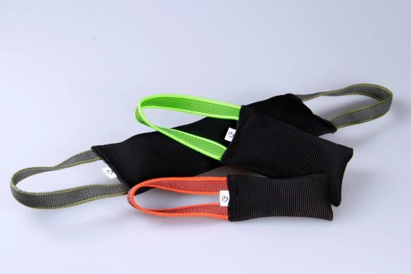 Hundespielzeug | Wurfspiel mit Griff | Apportier-Dummy | Größe S für kleine Hunde | OEKO-TEX® STANDARD 100