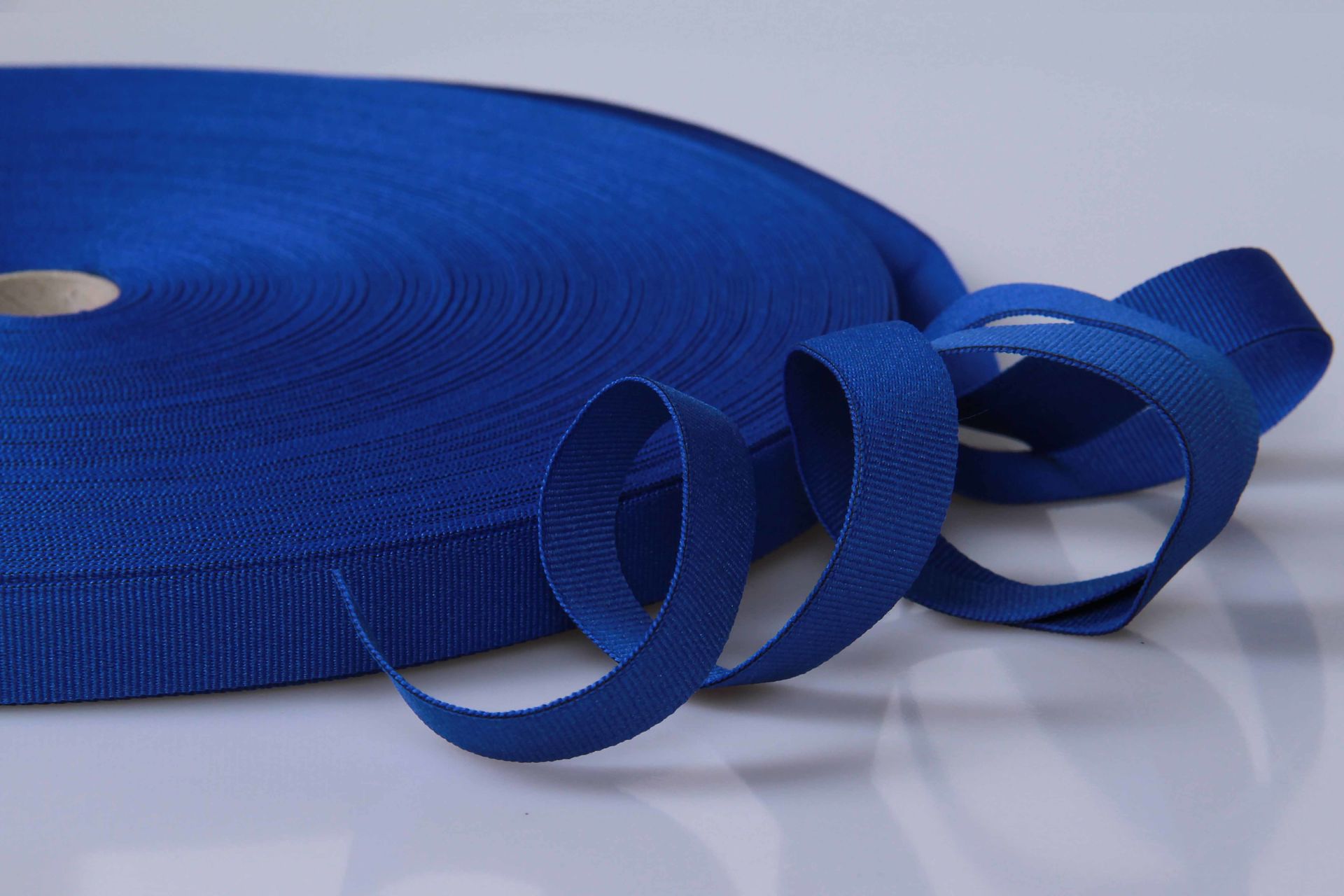 PES-Ripsband  -  15 mm breit  -  50 mtr. Rolle  -  königsblau  -  soft/weich