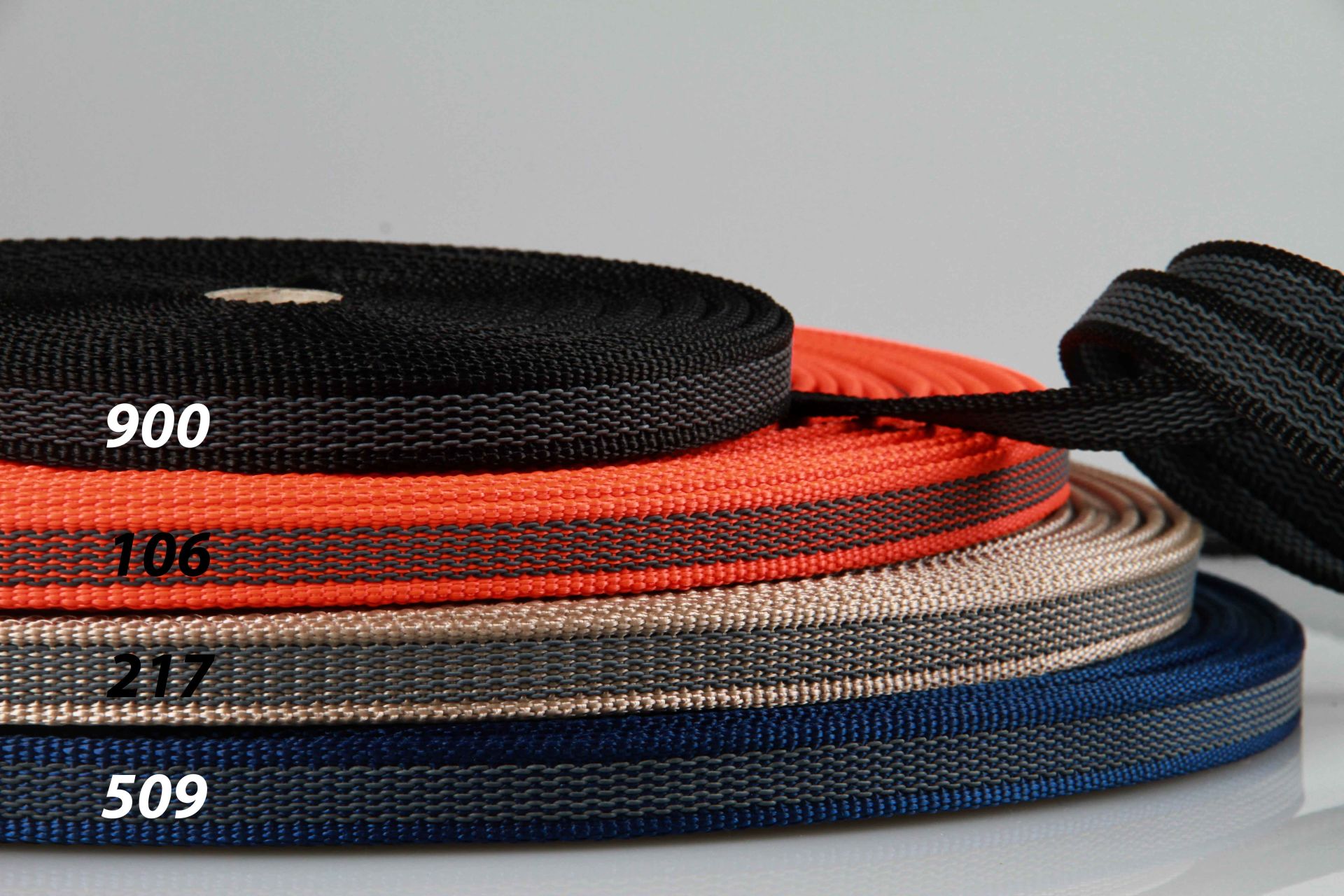 Anti-Rutsch  -  50 mtr. Rolle  -  15 mm breit  -  Farbauswahl  -  Training  -  beidseitige schwarze Gummierung  -  Hundesport und Pferdesport 