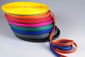 PP Anti-Rutsch | 25 mtr. Rolle | 12 mm breit | Farbauswahl | Training | beidseitige schwarze Gummierung | Hundesport und Pferdesport