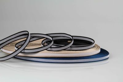 Anti-Rutsch  -  50 mtr. Rolle  -  15 mm breit  -  Farbauswahl  -  Training  -  beidseitige weiße Gummierung  -  Hundesport und Pferdesport 