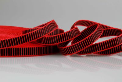 Gurtware aus PP mit 3D Effekt  -  20 mm Breite  -  25 m Rollenware  -  Griffig und strapazierfähig  -  Rot mit schwarzen Balken
